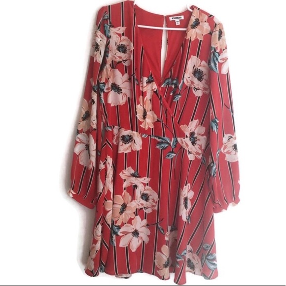 🌹Express Red Floral Fit and Flare Dress - Picture 5 of 6